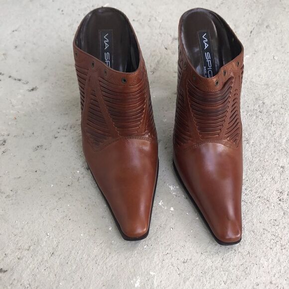 Via Spiga Pointy Toe Mules - Picture 3 of 9